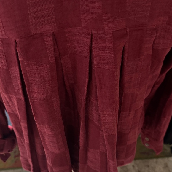 Tru Luxe Wine V-Neck Swing Shirt - Picture 12 of 14